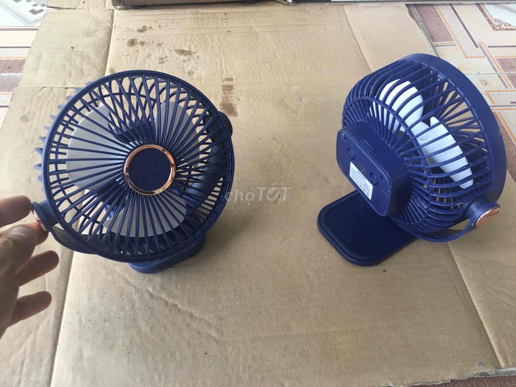 Quạt tích điện cầm tay màu Xanh dương. Mua bán Quạt tại Thị xã Duy Tiên Hà Nam được đăng bởi hinh dieu linh hình 1