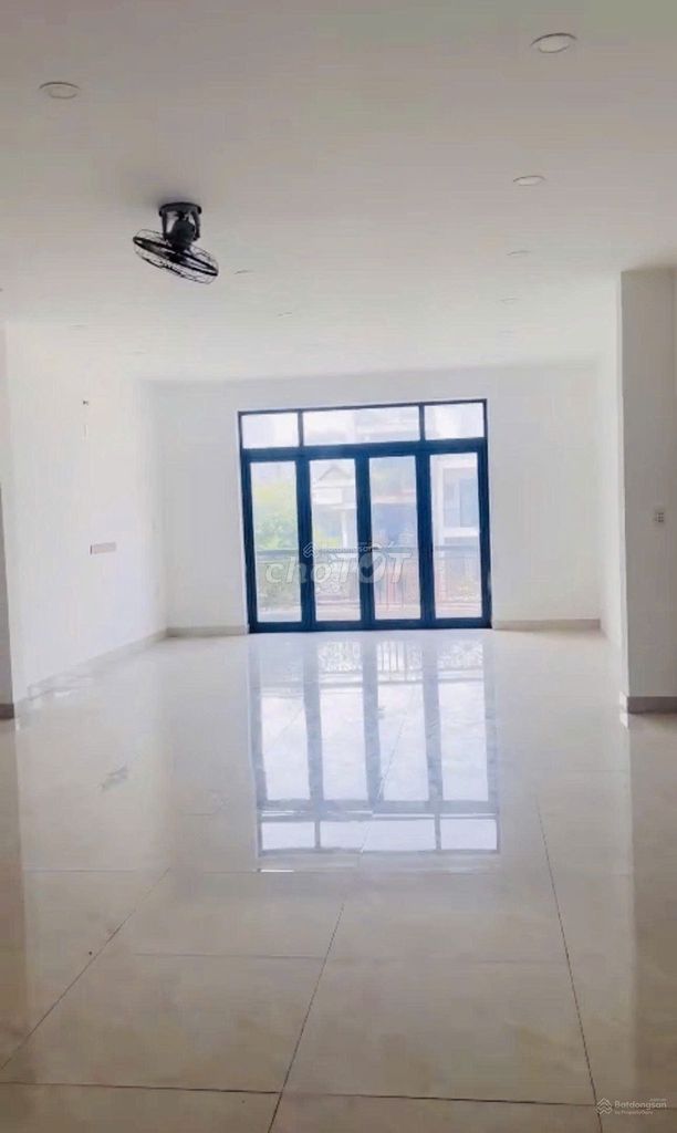 Rent · 2 bd · 200 м² · Quận Ngũ Hành Sơn, ул. Đường Hồ Xuân Hương