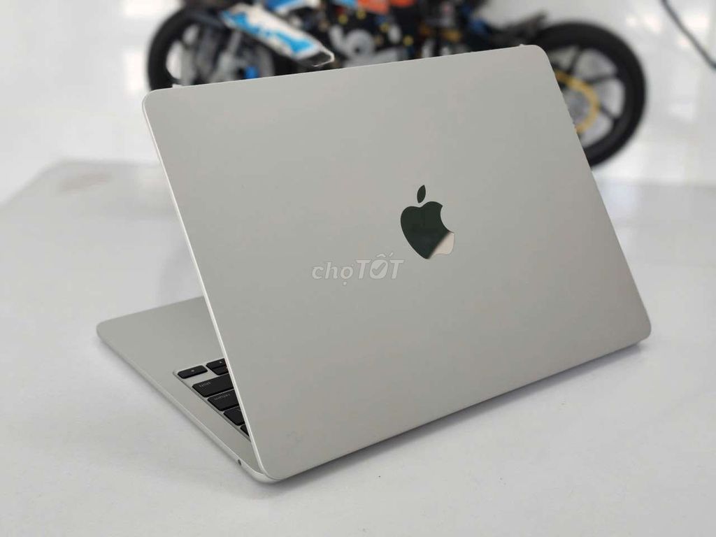 Apple Macbook Air M4 16GB/512GB Bạc. Mua bán Laptop tại Quận Ninh Kiều Cần Thơ được đăng bởi Lê Khang hình 1