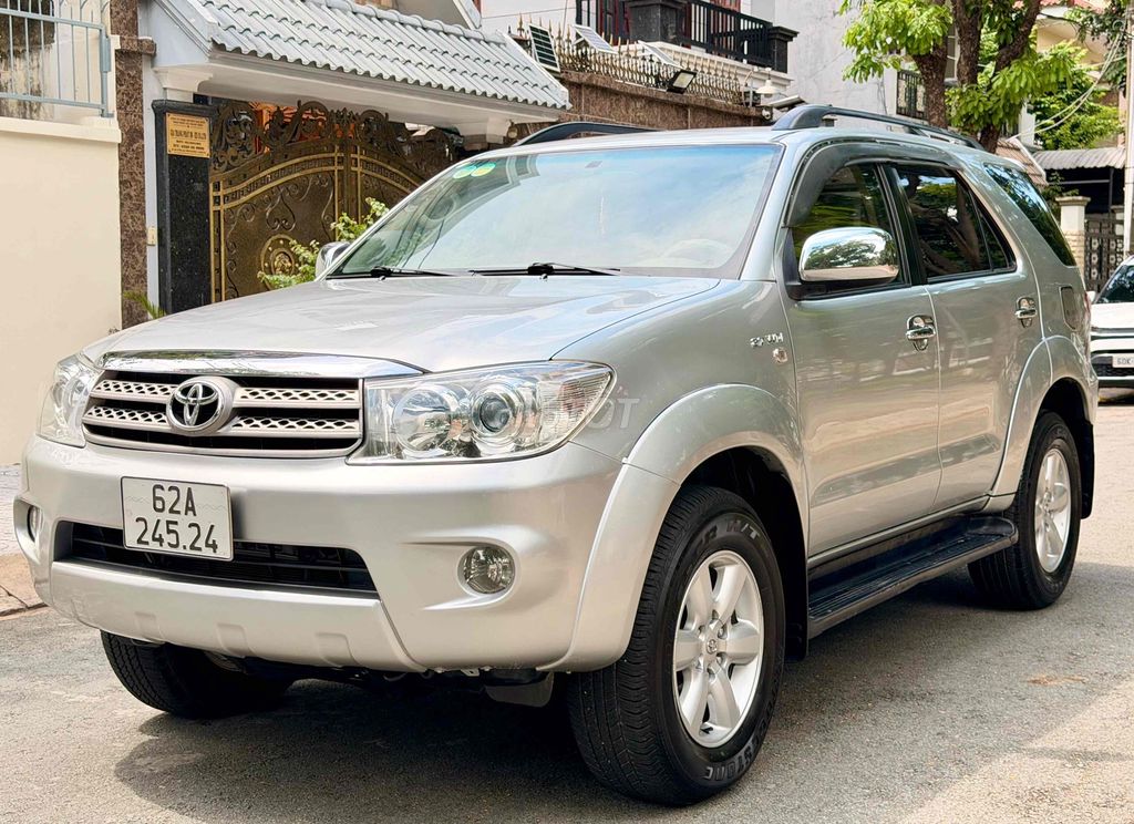 FORTUNER 2.7V4x4 2011 в отличном состоянии, оригинальный двигатель