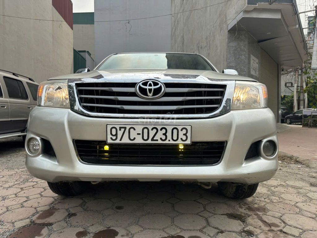 Toyota HILUX 2012 Phom Mới Chính Chủ