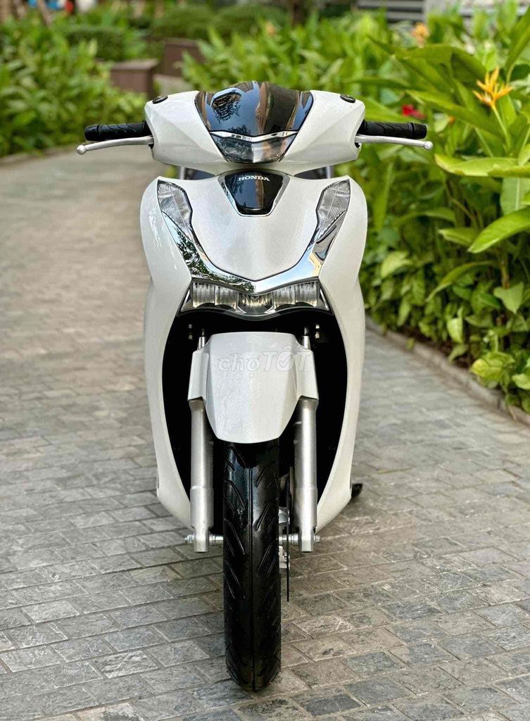Honda SH Smartkey Trắng Chính Chủ. Mua bán Xe máy tại Quận Cẩm Lệ Đà Nẵng được đăng bởi it hình 1