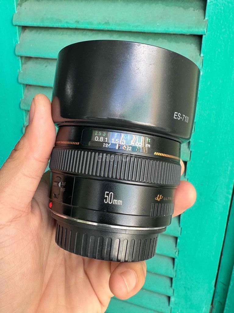 Lens Canon fullframe 50 1.4 usm chân dung đẹp