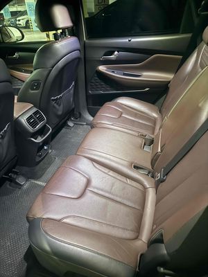 Hyundai Santa Fe 2019 2.2D Premium - 150000 km