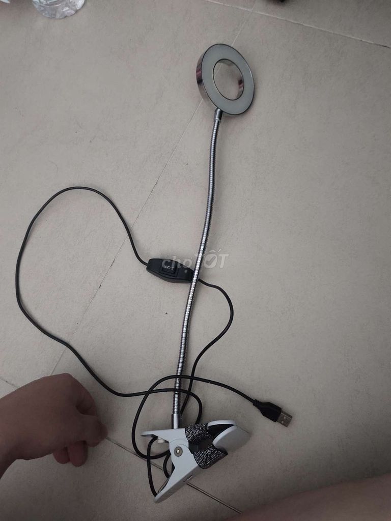Đèn kẹp bàn học Trắng Đã sử dụng. Mua bán Đèn tại Quận 7 Tp Hồ Chí Minh được đăng bởi Duy Huỳnh hình 1