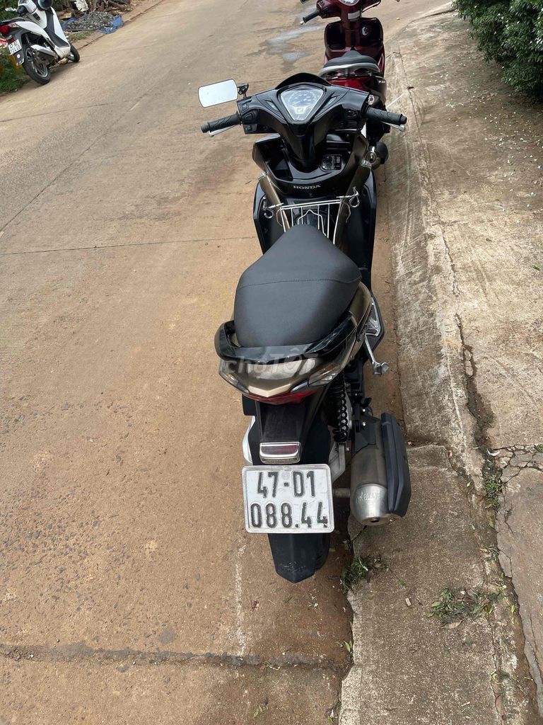 bán honda ab 2012. phun xăng điện tử. Mua bán Xe máy tại Thành phố Buôn Ma Thuột Đắk Lắk được đăng bởi nguyễn đức biên hình 4