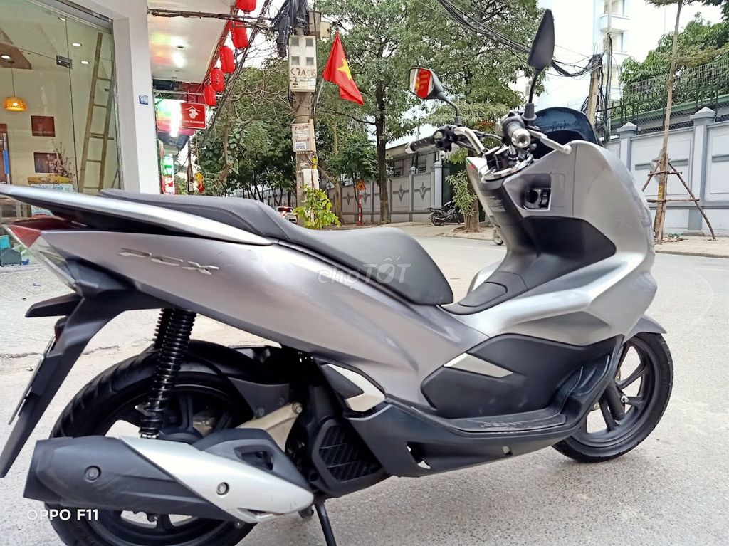 Xe máy Honda PCX màu bạc đã sử dụng. Mua bán Xe máy tại Quận Nam Từ Liêm Hà Nội được đăng bởi MAI HÒA hình 2
