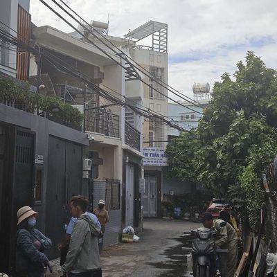 nhà mới ở ngay 6.3x19 3 tầng hxh 