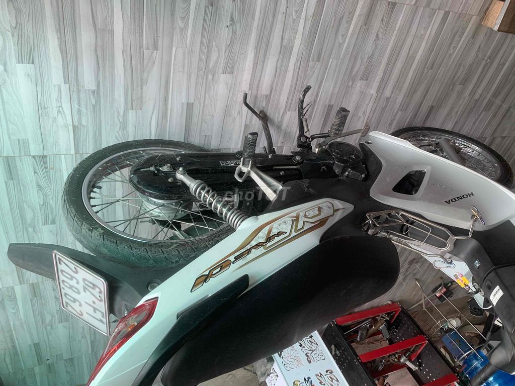 Xe số Honda Wave RSX 110cc màu trắng 2022. Mua bán Xe máy tại Huyện Thạnh Hóa Long An được đăng bởi Nguyên Trí hình 5