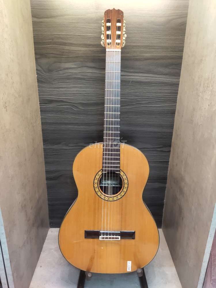 Bán cây classic guitar Matsuoka M30