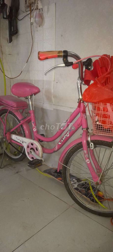 Dư xe màu hồng cho bé gái cấp 1 đi được. Mua bán Xe đạp tại Huyện Đông Anh Hà Nội được đăng bởi Đức đạt Bui hình 1