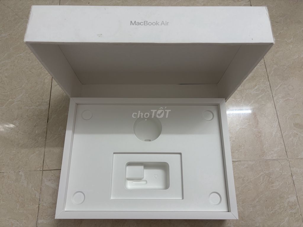 Apple MacBook Air M3 2024 15 inch 8GB/256GB 99%. Mua bán Laptop tại Thành phố Trà Vinh Trà Vinh được đăng bởi Nguyễn thị phương diễm hình 1