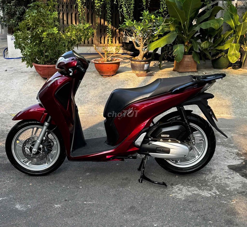 Honda SH 150i Красный конец 2018, 1 владелец