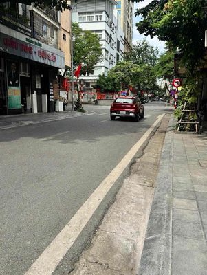 Nhà phố 21 m² · 3 PN · Phố Mai Hắc Đế