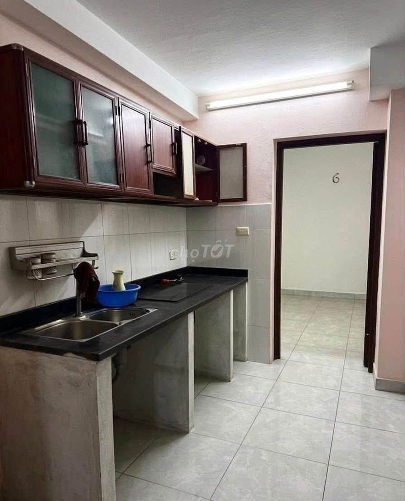 Квартира в коммунальном доме Маи Донг, Хоанг Май, 80 м², 2 переулка