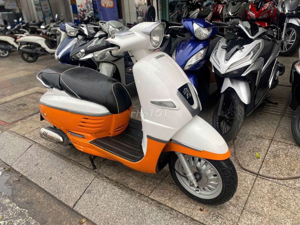 Peugeot Django 125 2020 Белый с оранжевым б/у