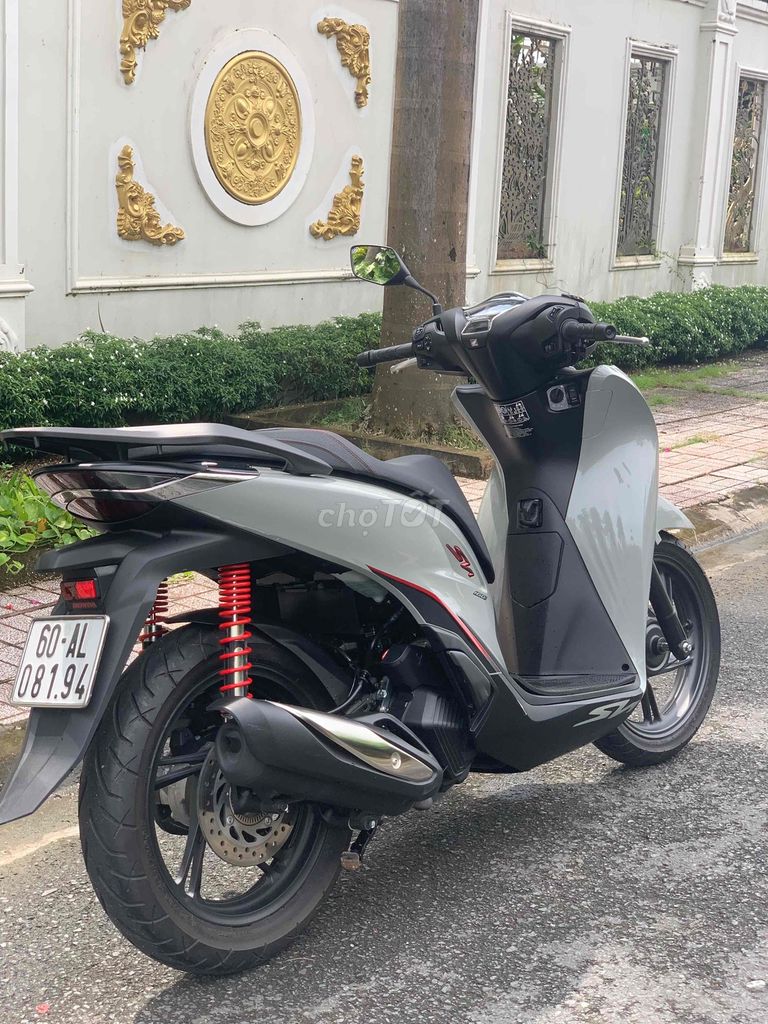 SH 160i ABS phiên bản Sport xám xi măng. Mua bán Xe máy tại Thành phố Biên Hòa Đồng Nai được đăng bởi CH xe máy Trần Na Na hình 4