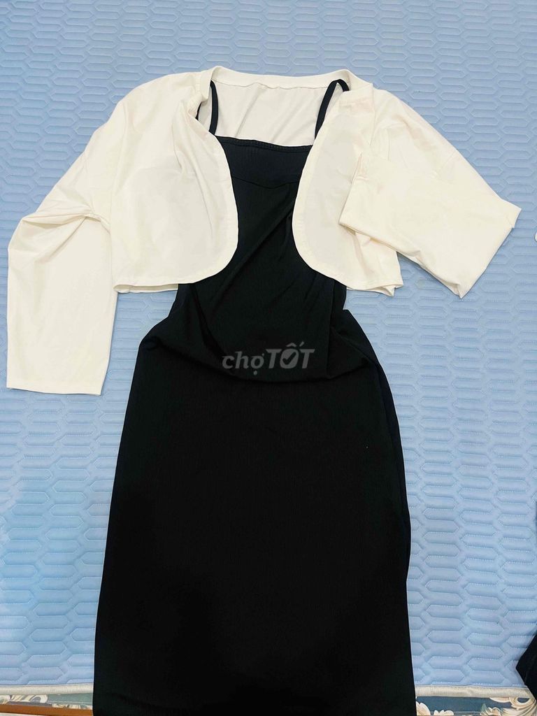 Đầm body Nữ S Đen Trắng. Mua bán Quần áo tại Huyện Sơn Hà Quảng Ngãi được đăng bởi Nhi Thai hình 1