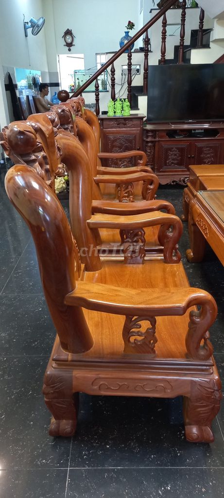 Thanh lý bộ bàn ghế gỗ cao cấp nguyên khối tay 12