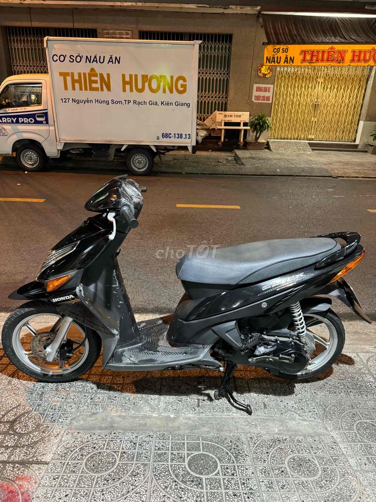 CLICK BIỂN 68 MÁY ÊM ZIN CHẠY NHẸ , Giá Vài Triệu. Mua bán Xe máy tại Thành phố Rạch Giá Kiên Giang được đăng bởi Ngọc Tài hình 4