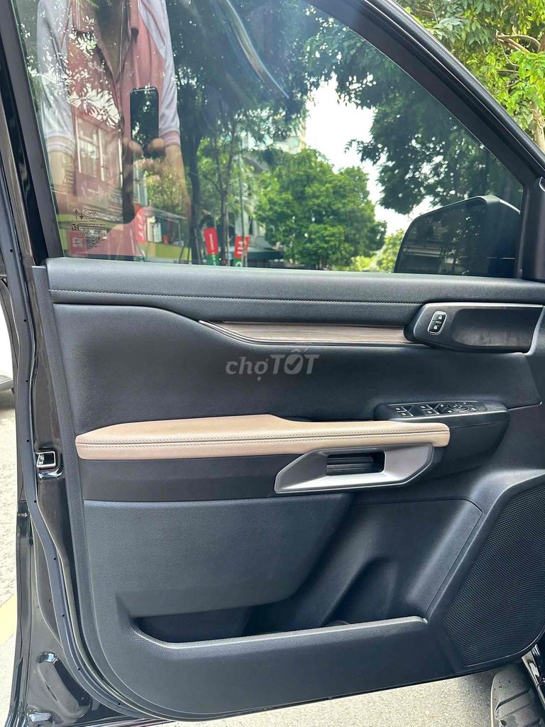 Ford Everest 2023 Titanium 2.0 AT 4x4 màu đen. Mua bán Ô tô tại Quận Cầu Giấy Hà Nội được đăng bởi Cao Quý hình 18