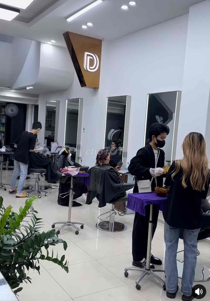 TUYỂN THỢ CẮT TÓC. Việc làm Thợ cắt tóc tại Quận Cẩm Lệ Đà Nẵng được đăng bởi Linh Đoan hình 2