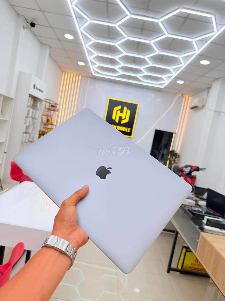 Apple Macbook Pro 2018 i7 15 inch 16GB/512GB SSD. Mua bán Laptop tại Quận Gò Vấp Tp Hồ Chí Minh được đăng bởi Hội Đồ Điện Tử hình 1