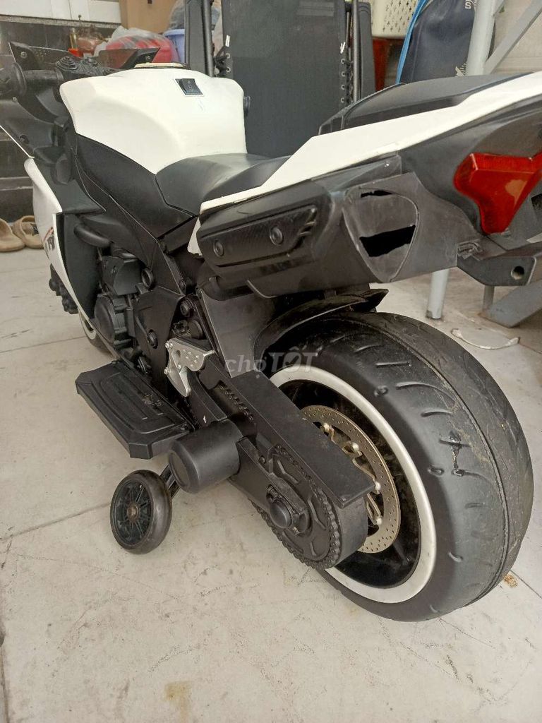 xe điện trẻ em mô tô không chạy 1,2 mét. Mua bán Mẹ và bé tại Quận 4 Tp Hồ Chí Minh được đăng bởi lân hình 1