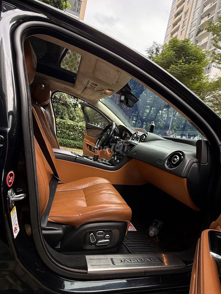 Bán xe Jaguar XJL 3.0 PORTFOLIO 2013. Mua bán Ô tô tại Quận 12 Tp Hồ Chí Minh được đăng bởi Linh Nguyen hình 7