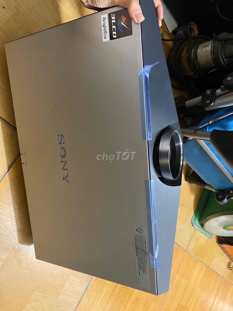 Xác máy chiếu Sony rất đẹp ae thợ đến test lấy