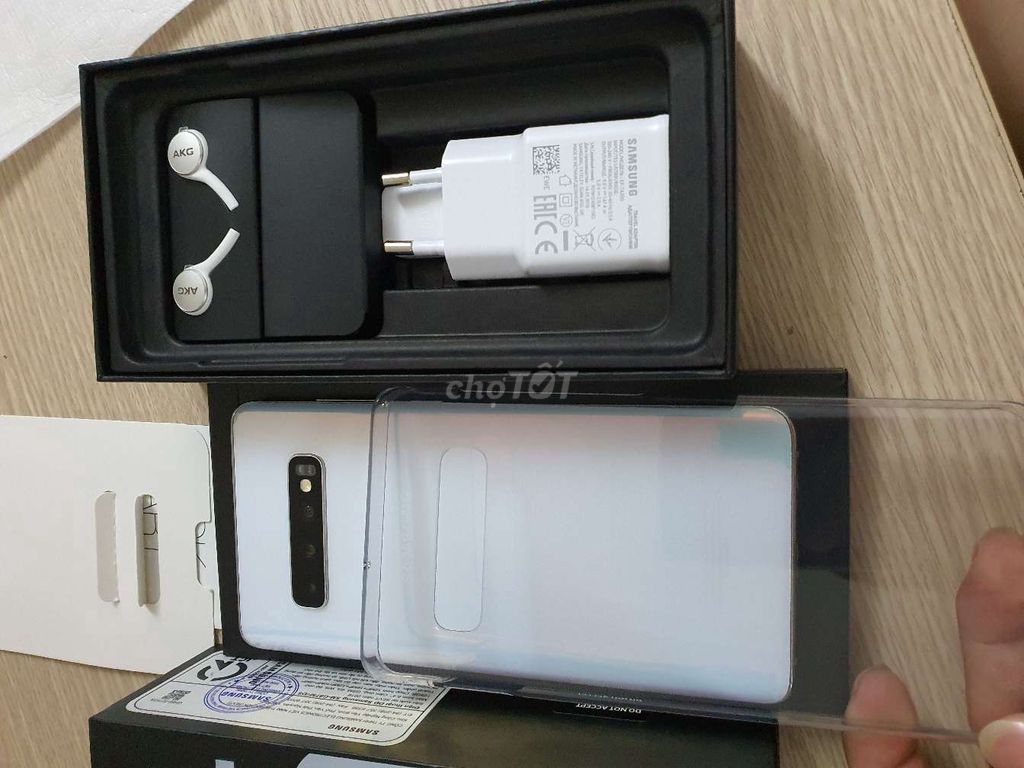 0704499422 - Samsung S10 Plus Full Box 99% White VN khỏi chê
