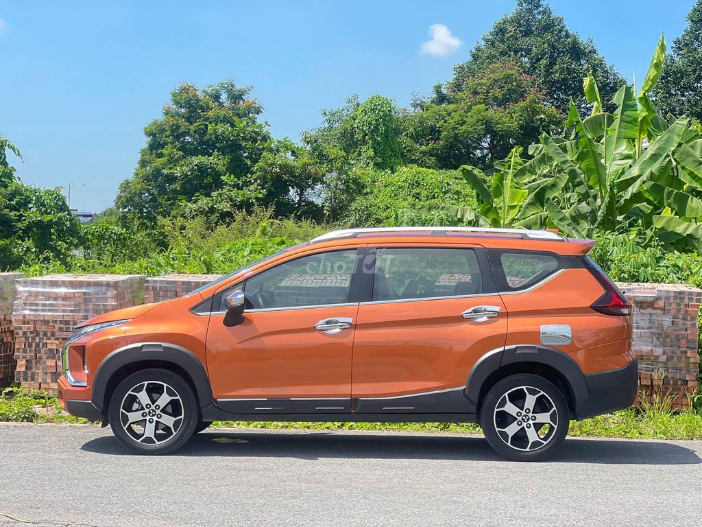 Mitsubishi Xpander Cross 2020 màu cam 7 chỗ. Mua bán Ô tô tại Quận 12 Tp Hồ Chí Minh được đăng bởi Quang hình 2