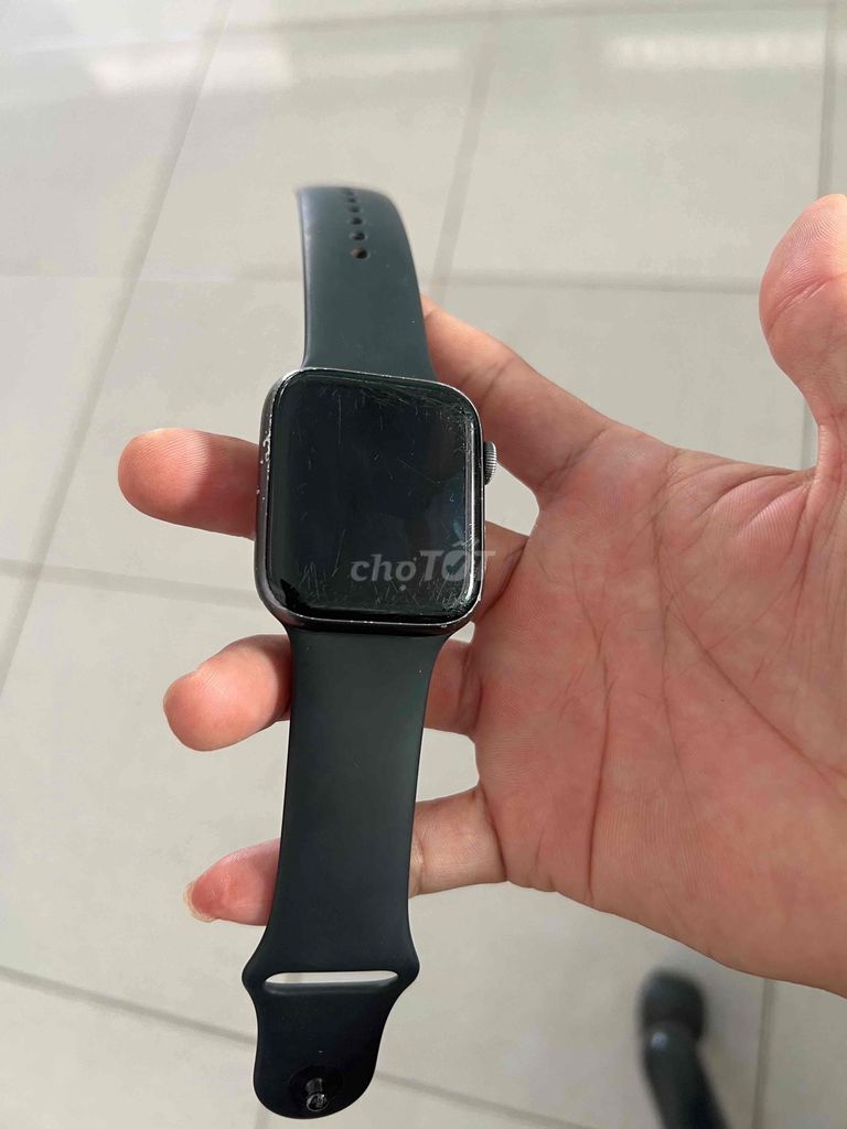 Apple Watch Series 4 44mm Đen. Mua bán Thiết bị đeo thông minh tại Huyện Châu Đức Bà Rịa - Vũng Tàu được đăng bởi van chau hình 1