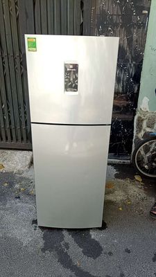 Tủ lạnh Electrolux 255lit tủ đẹp 93%