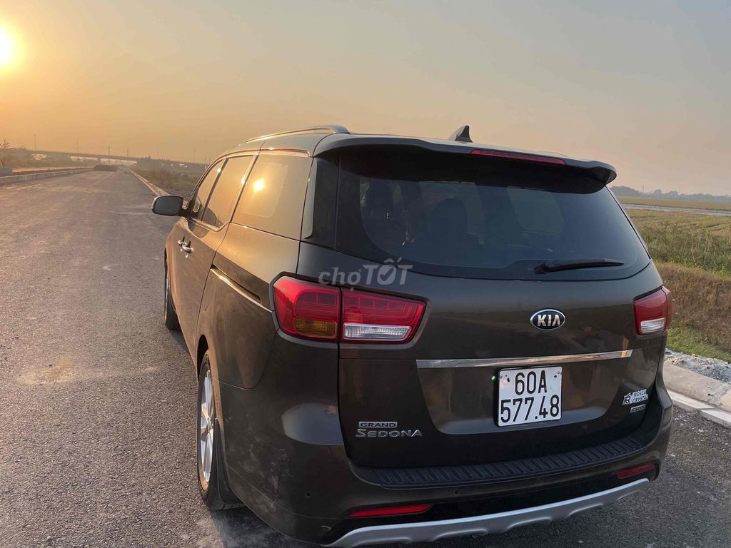 Kia Grand Sedona 2015 Dầu 190000 km. Mua bán Ô tô tại Thành phố Vĩnh Yên Vĩnh Phúc được đăng bởi Kiên Bùi hình 1