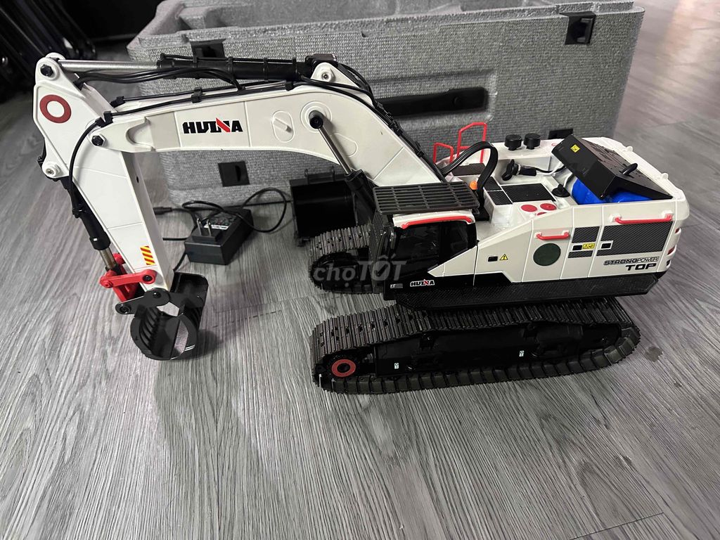 Máy xúc RC huina 1594 new 99% fullbox. Mua bán Phương tiện khác tại Quận 4 Tp Hồ Chí Minh được đăng bởi NVL hình 1