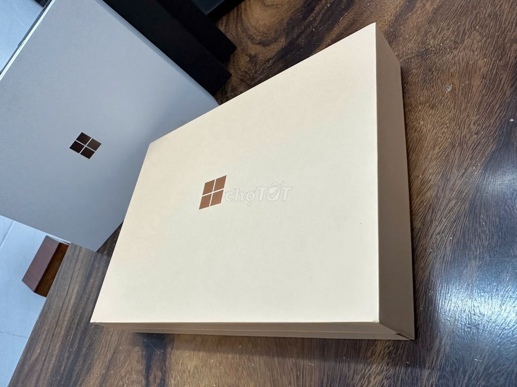 Surface laptop 7 (Dune) Snapdragon X Plus, 512G.