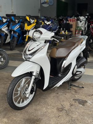 Honda SH Mode 2022 Trắng 4258 km. Mua bán Xe máy tại Huyện Trảng Bom Đồng Nai được đăng bởi cửa hàng xe máy u kiệt