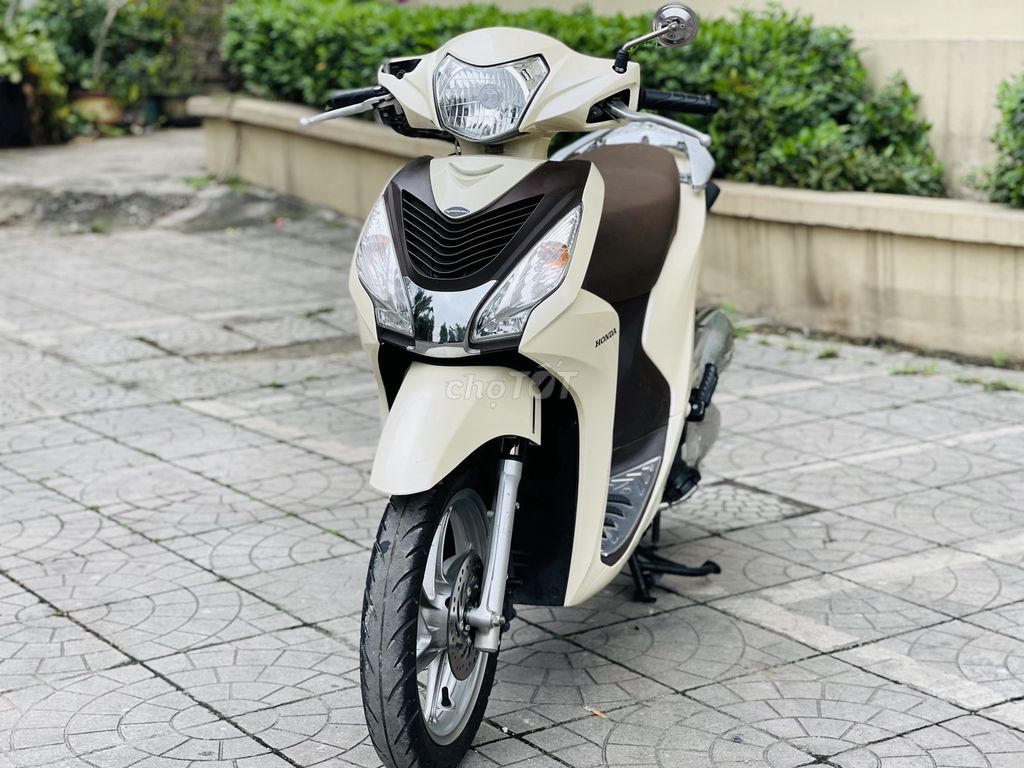 HONDA VISION MÀU KEM NGUYÊN ZIN XE 1 CHỦ ĐI BÁN. Mua bán Xe máy tại Quận Nam Từ Liêm Hà Nội được đăng bởi HẢI ĐĂNG hình 1