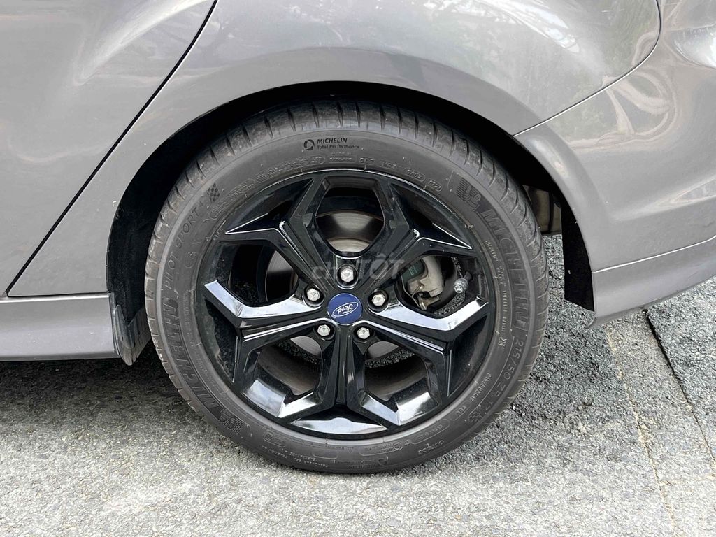 Ford Focus 2.0S 2015 Xám 68000 km. Mua bán Ô tô tại Thành phố Thuận An Bình Dương được đăng bởi Thành Nam hình 4