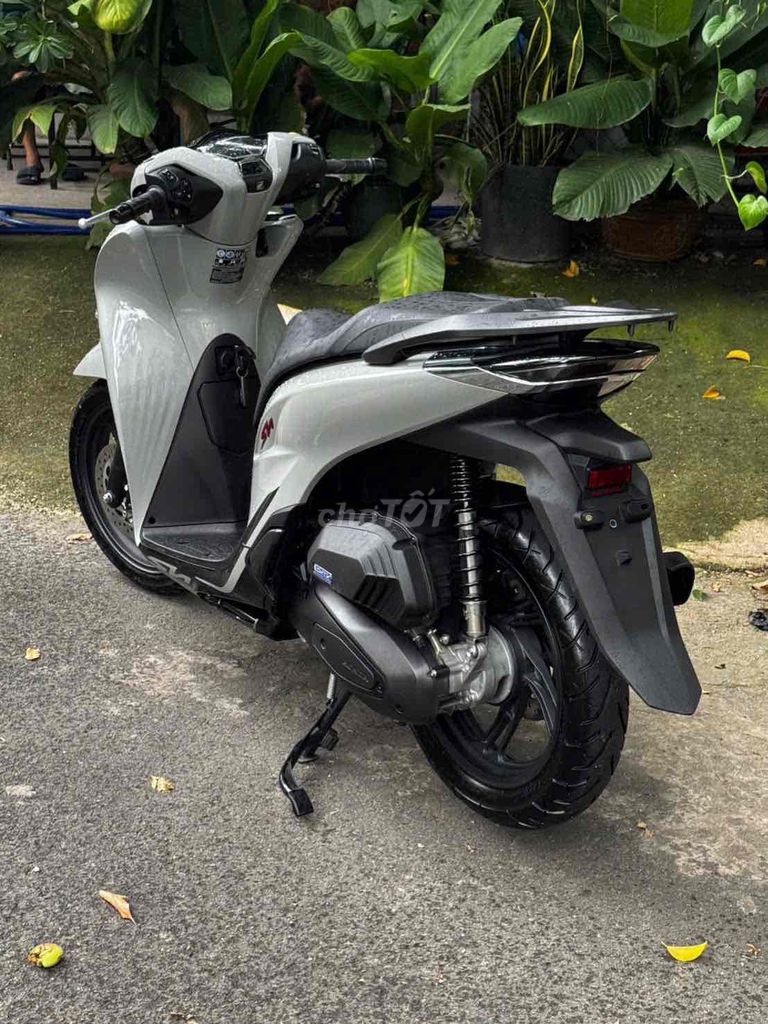Honda SH 150i 2022 серый цемент, пробег 7 тыс., 9 владельцев