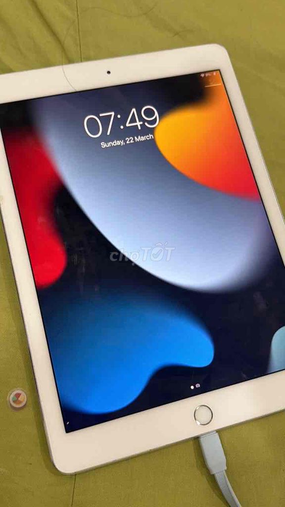 Apple iPad Pro 9.7 inch Bạc Đã qua sử dụng. Mua bán Máy tính bảng tại Quận 4 Tp Hồ Chí Minh được đăng bởi Bình hình 1