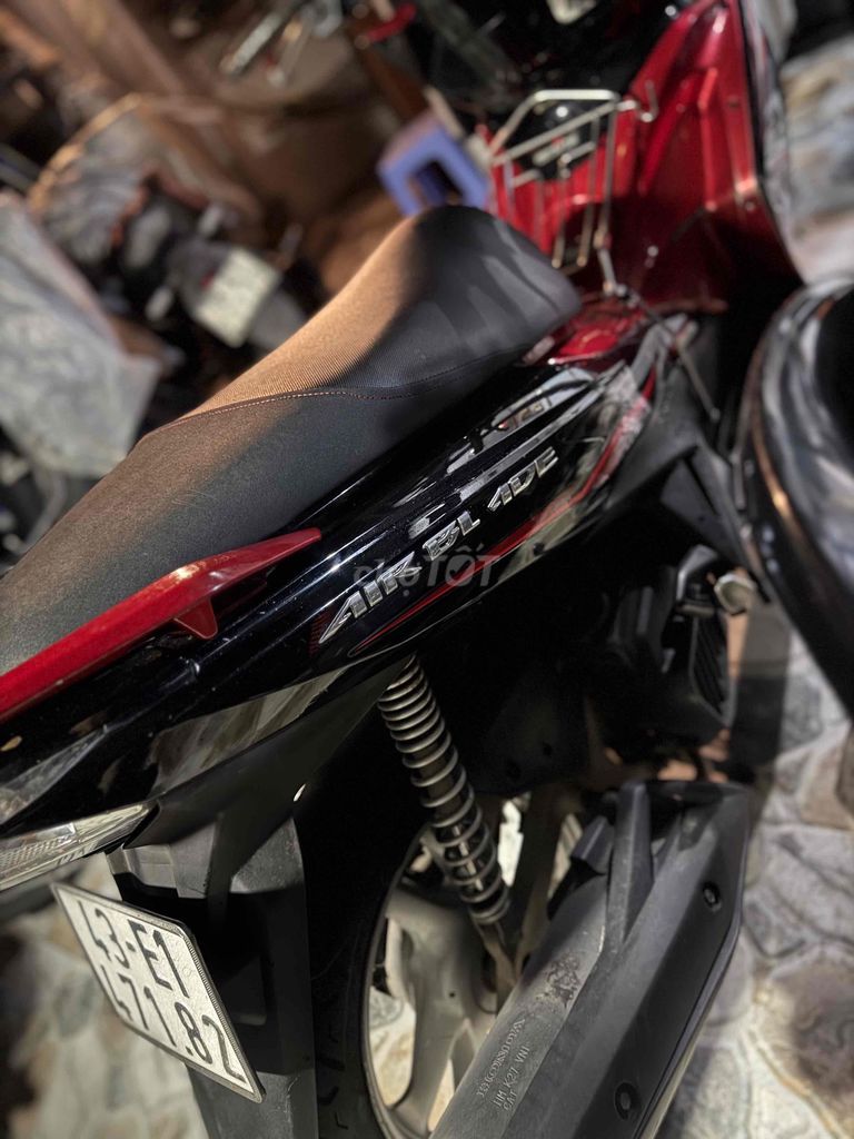 Honda Air Blade Đỏ đen. Mua bán Xe máy tại Quận Liên Chiểu Đà Nẵng được đăng bởi ALO TÂM GHE hình 3