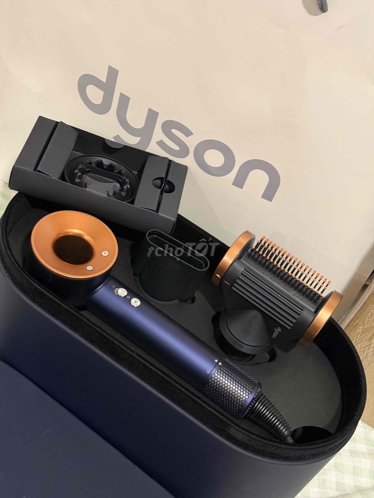 Pass Rẻ Máy Sấy Dyson Còn BH mua ở Takashimaya. Mua bán Nội thất, đồ gia dụng khác tại Thành phố Thủ Đức Tp Hồ Chí Minh được đăng bởi Bùi Minh Mẫn  hình 1