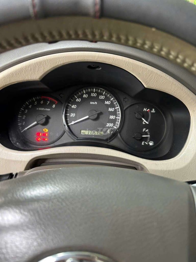 Toyota Innova E 2014 Ghi vàng đồng 114000 km. Mua bán Ô tô tại Quận 1 Tp Hồ Chí Minh được đăng bởi Tin Pham hình 5