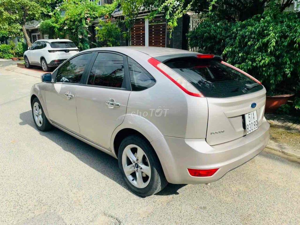 Ford Focus 2012 1.8 MT - 110000 km