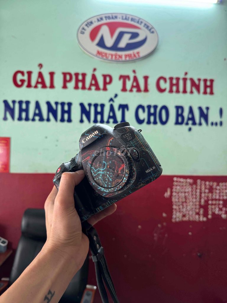 Máy ảnh Canon EOS 5D Mark III + 2 len. Mua bán Máy ảnh, Máy quay tại Thành phố Biên Hòa Đồng Nai được đăng bởi Cầm Đồ Nguyên Phát hình 1
