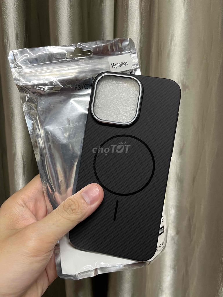 Combo 4 ốp siêu xịn iPhone 15 Pro Max