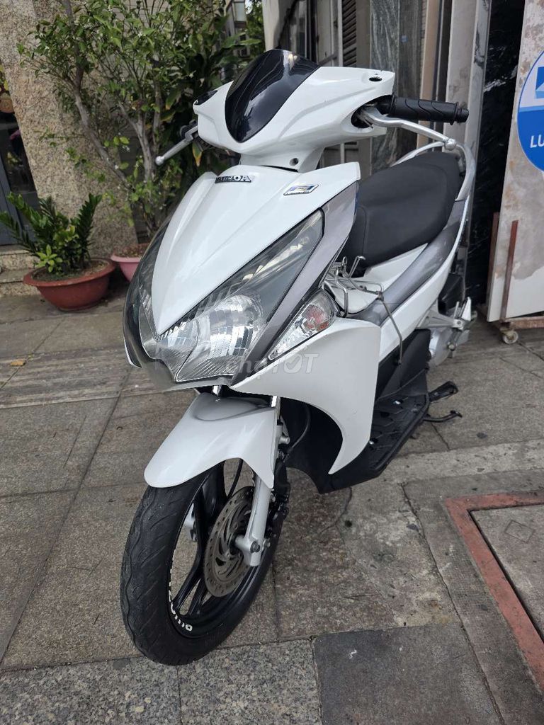 Воздушный клинок Honda 2012 белый
