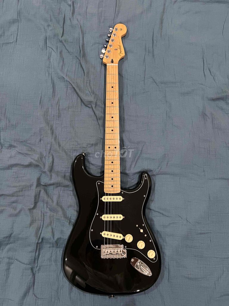 Đàn guitar điện Fender Player II Stratocaster Đen. Mua bán Nhạc cụ tại Quận 3 Tp Hồ Chí Minh được đăng bởi HUY hình 1